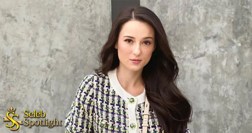 Julie Estelle Kecantikan Eksotis dari Campuran Darah Prancis