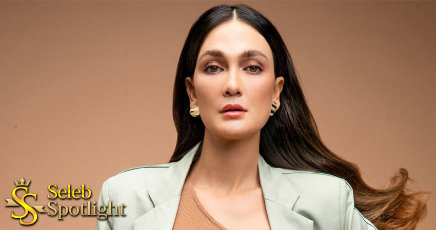 Luna Maya Kecantikan dan Hobi Unik Menggigit Kuku